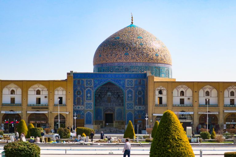 10 of the Best Things to Do in Iran - The Savvy Globetrotter Travel Blog